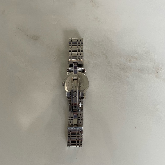 BURBERRY
Heritage Diamond Mother of Pearl Dial Stainless Steel Ladies Watch - Picture 8 of 11